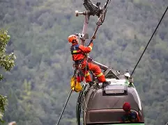 爱游戏体育 -剑门鲸鲨队鏖战渝州黑豹队，田径超级杯惊险晋级，核心复出即建功。韧性与执行并存的简单介绍
